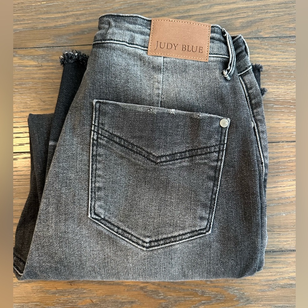 Judy Blue‎ Charcoal Wide Leg Crop Jeans Size 5/27